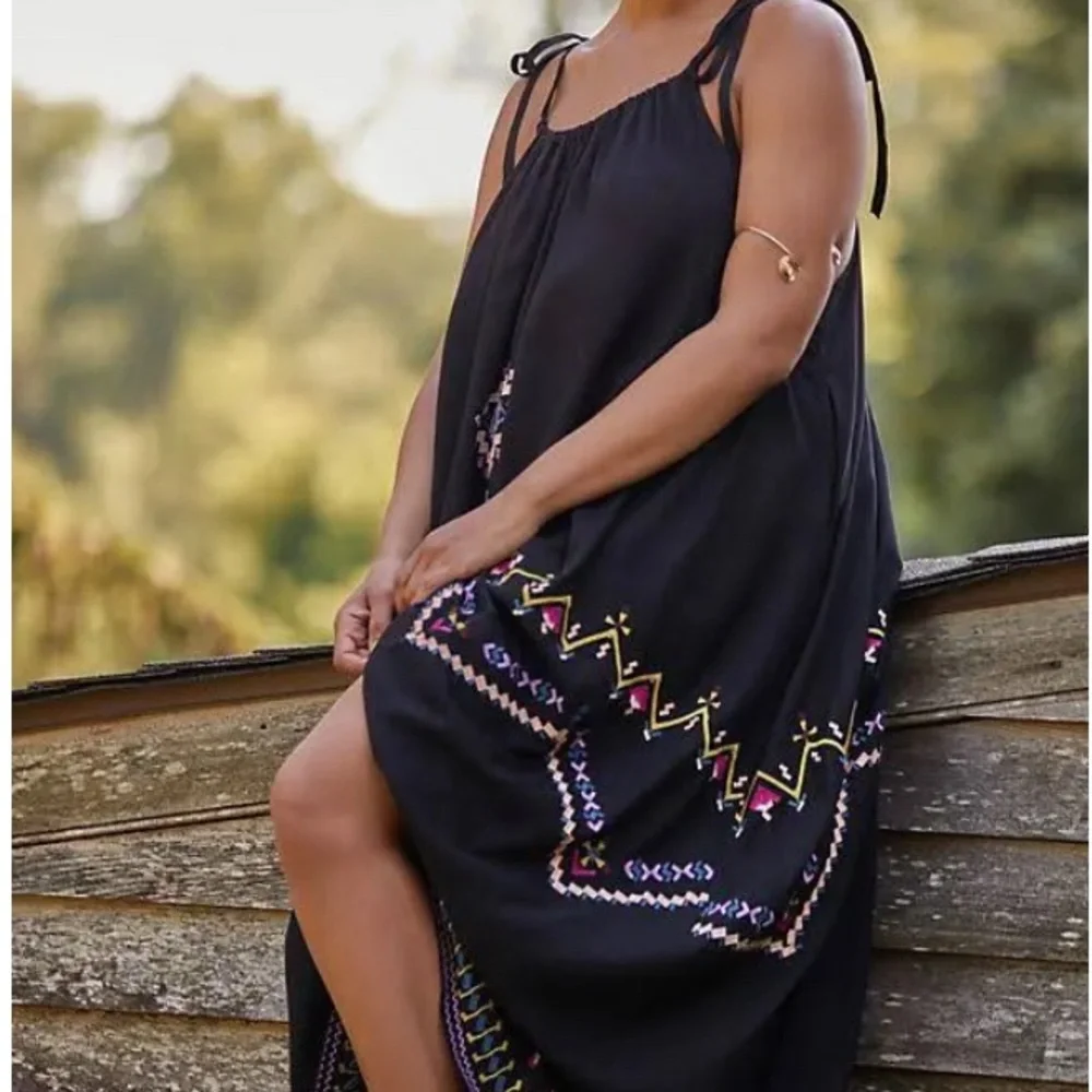 COPY - NWT Anthropologie embroidered halter dress with pockets size small - Picture 4 of 16